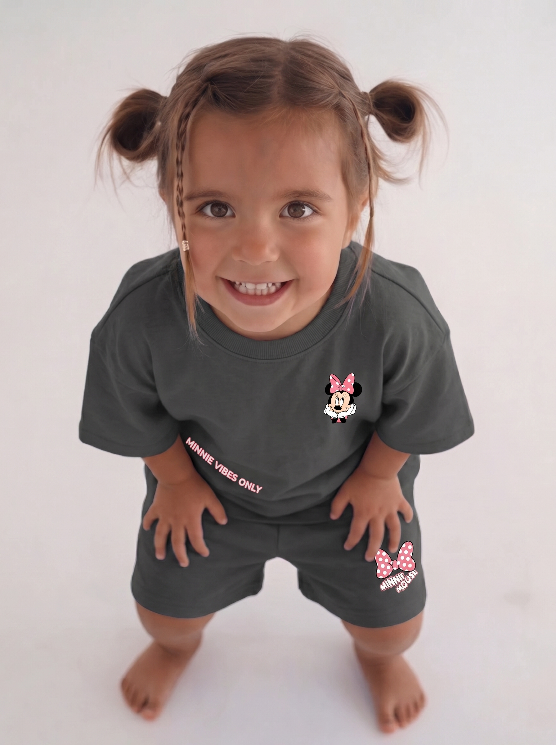 MINNIE MOUSE T-SHIRT AND SHORTS SET